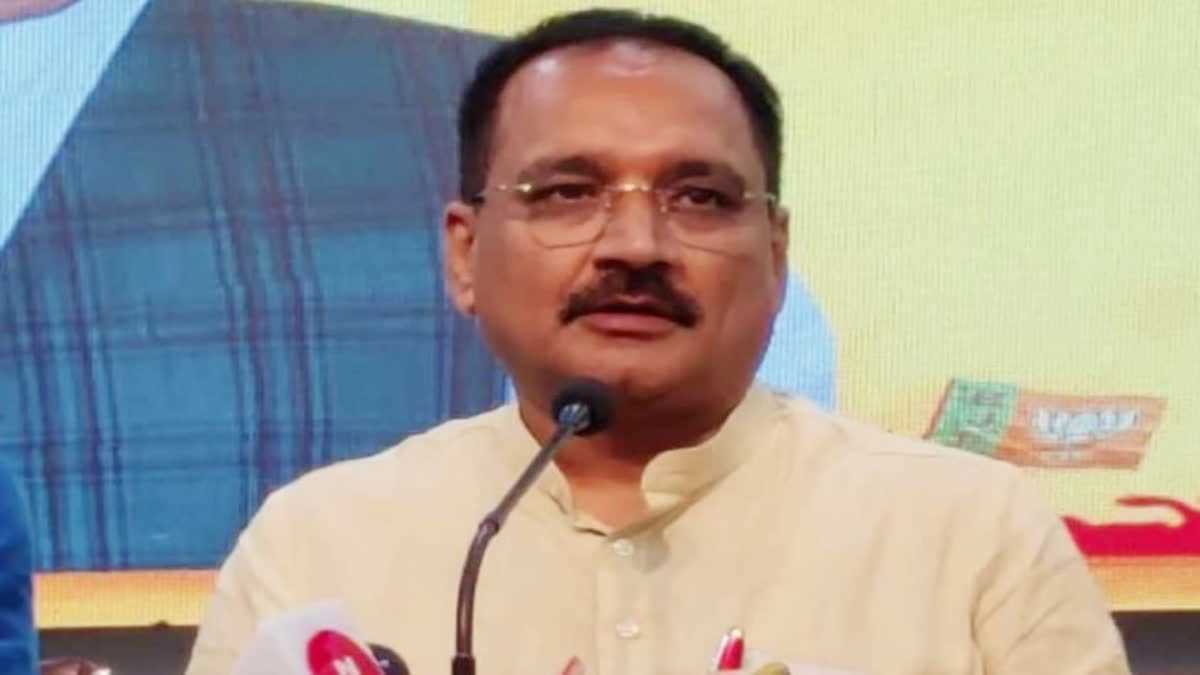 बीजेपी नेता वीरेंद्र सचदेवा का ‘आप’ विधायकों पर पानी की कालाबाजारी का आरोप